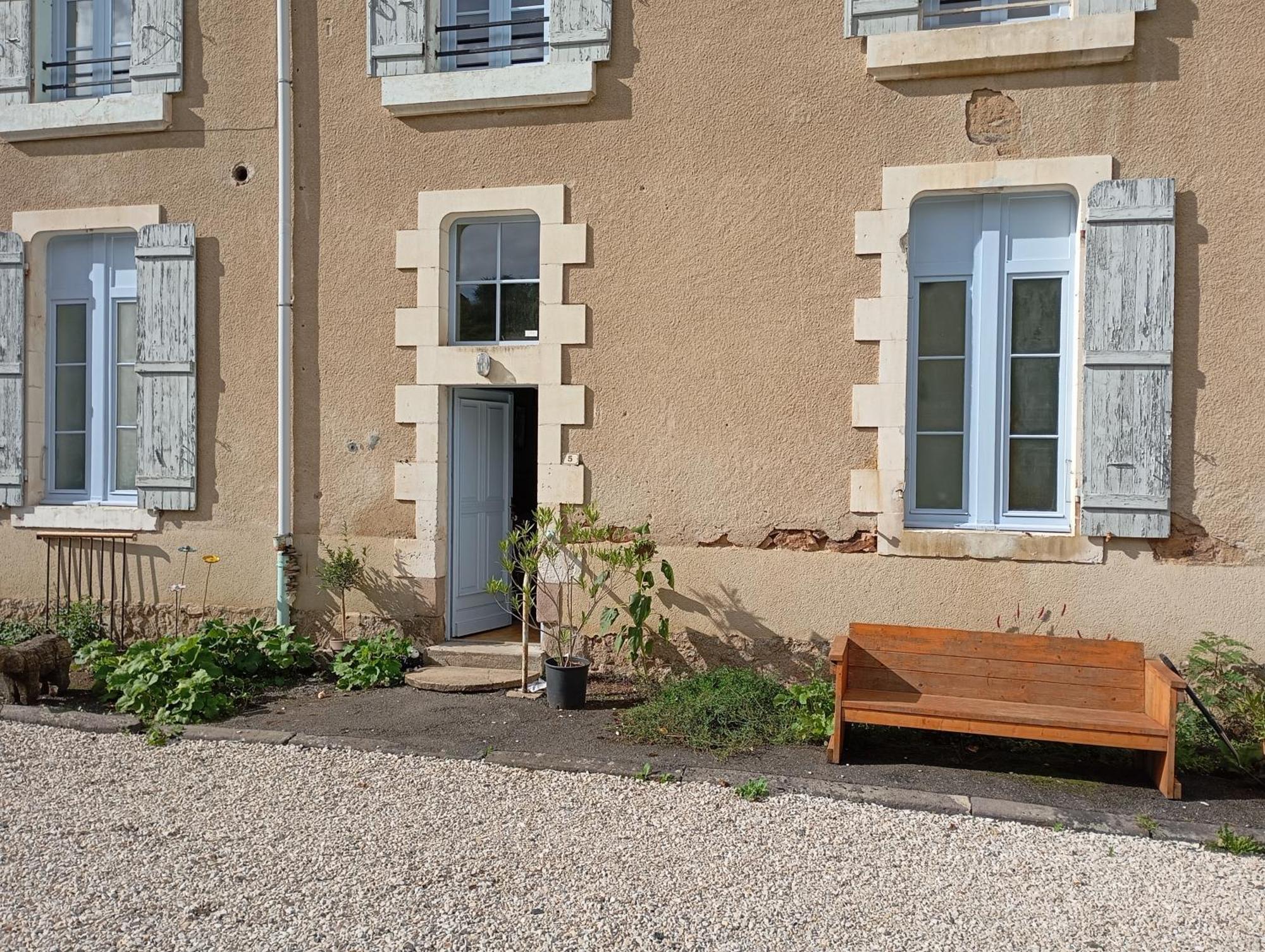 L' Ancienne Ecole Du Morvan Larochemillay Buitenkant foto