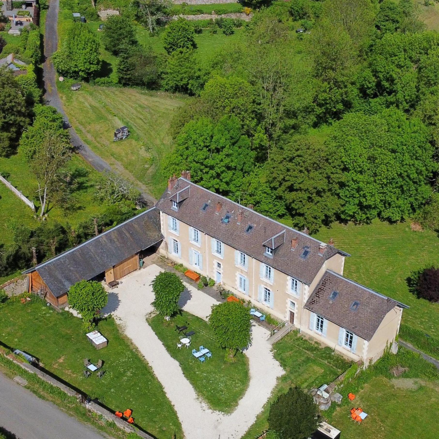 L' Ancienne Ecole Du Morvan Larochemillay Buitenkant foto